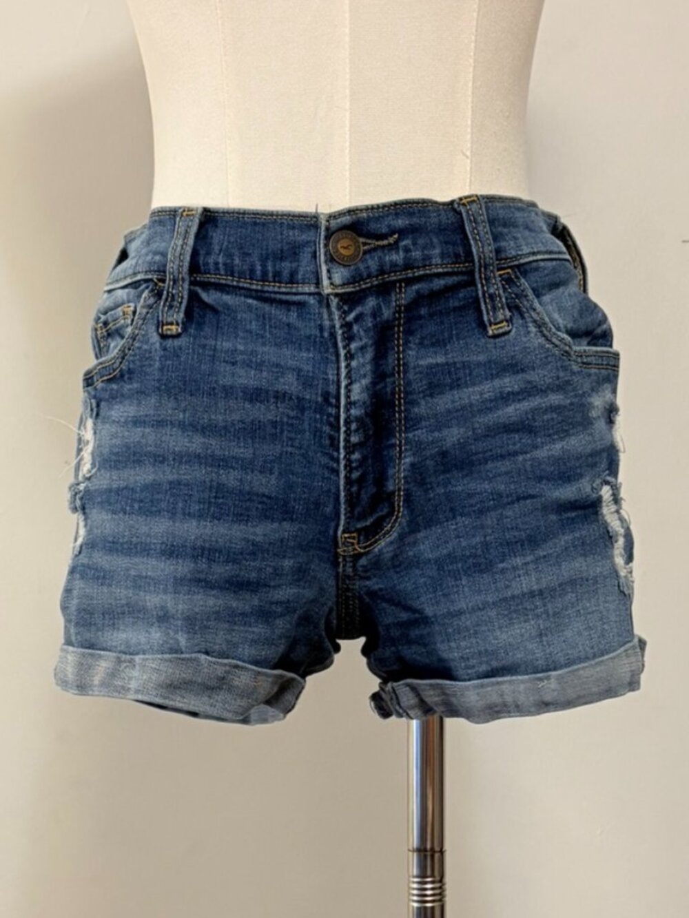 Hollister Mid Rise Denim Shorts | Size 7 | Cuffed 3” Inseam